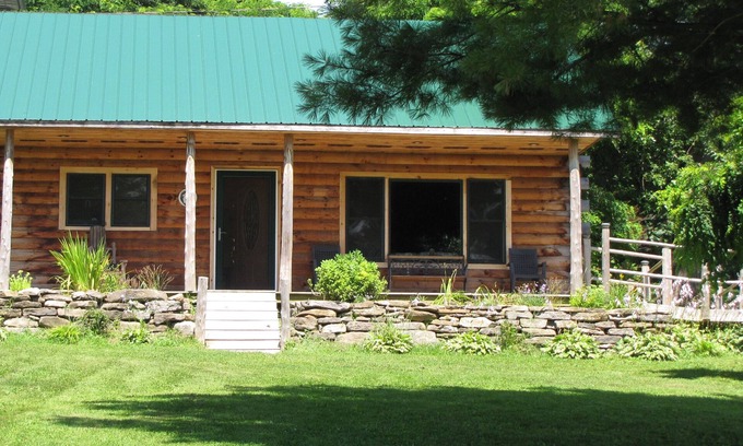 Norwood Cabin | Beautiful Waterfront Getaway