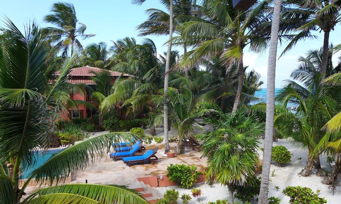San Pedro Villa | Beautiful well appointed GOLD STANDARD 3B/4B beachfront villa. Reviews tell all
