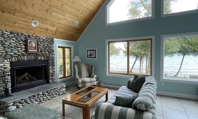 Beaver Island Cottage | Beautiful, well maintained home on Lake Michigan at Indian Point!