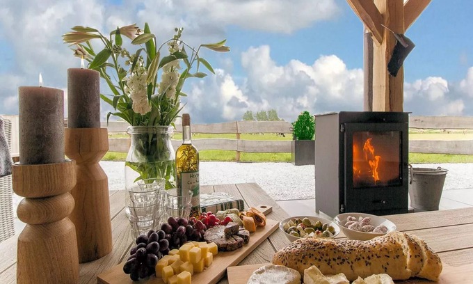 Holten Villa | Beautiful wellness villa with sauna and hot tub