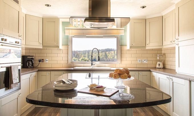 Mabe Cabin | Beautifully appointed Lodge with fabulous views