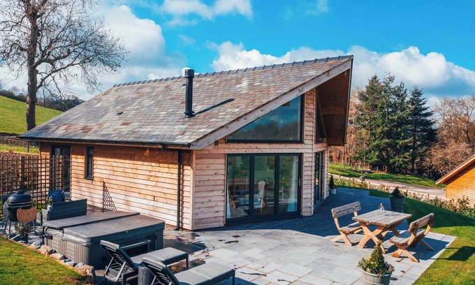 Montgomery House | Beautifully crafted countryside home sleeping 4. Pet friendly with a hot tub and BBQ.
