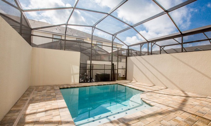 Four Corners House | Beautifully furnished townhome in Solara Resort!