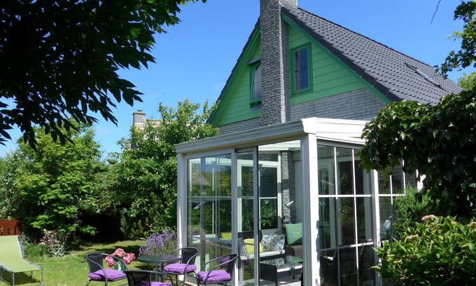 Julianadorp aan zee House | Beautifully furnished holiday home on the North Sea, close to the beach and idyllic location