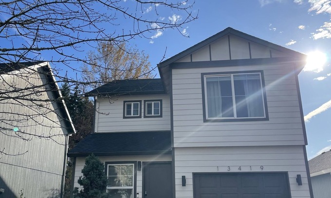 Rock Creek House | Beautifully remodeled full house close to restaurants and food carts.