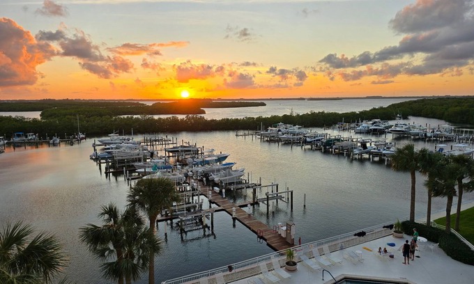 Fort Pierce Shores Condo | Beautifully renovated 2 bedroom 2 bathroom on North Hutchinson Island