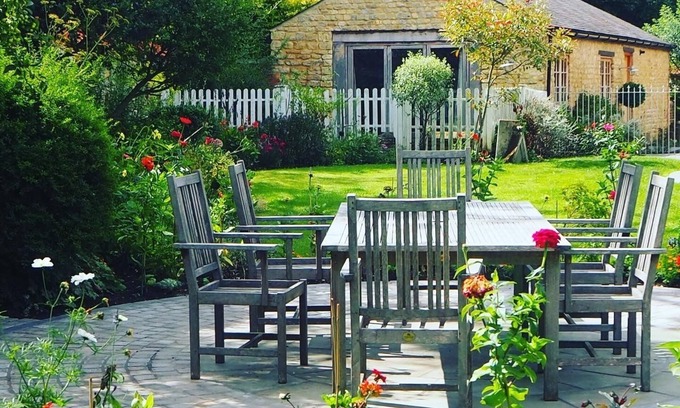 Kettering House | Beautifully restored barn in lovely Northamptonshire Village