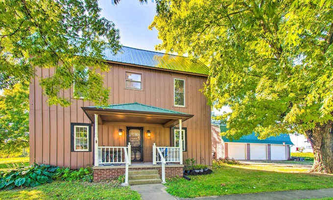 Annapolis House | Beautifully Restored Farmhouse in Marshall!