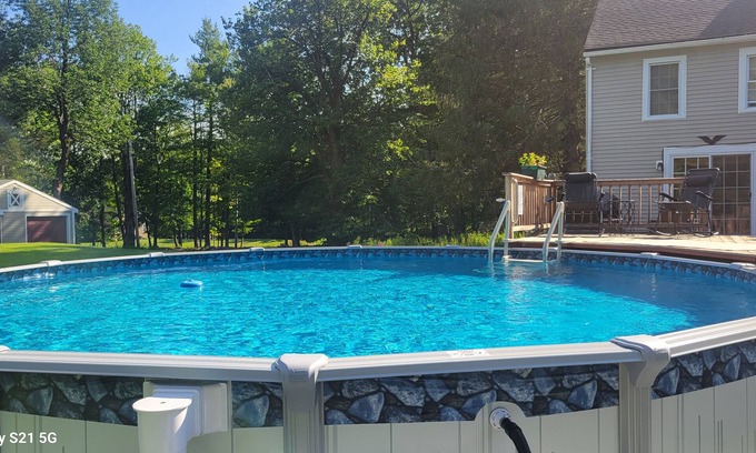 Blandford House | Beautifully Restored Federal Colonial. New pool,Large Deck, Family Friendly.