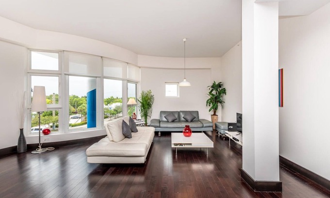 Northeast Miami Apartment | Because you want the best.2 bed/2 bath.Boutique.Sleeps 6