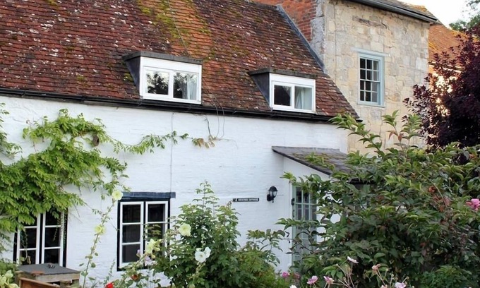 Hindon Cottage | BECKFORD COTTAGE, pet friendly, with open fire in Salisbury