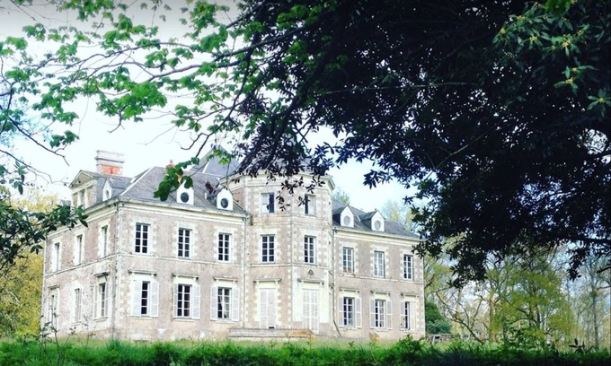 Saint-Etienne-de-Montluc House | Bed and breakfast at the castle of Saint Thomas