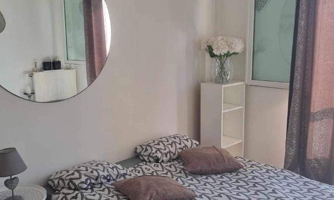 Decines-Charpieu Bed & Breakfast | Bed and breakfast
