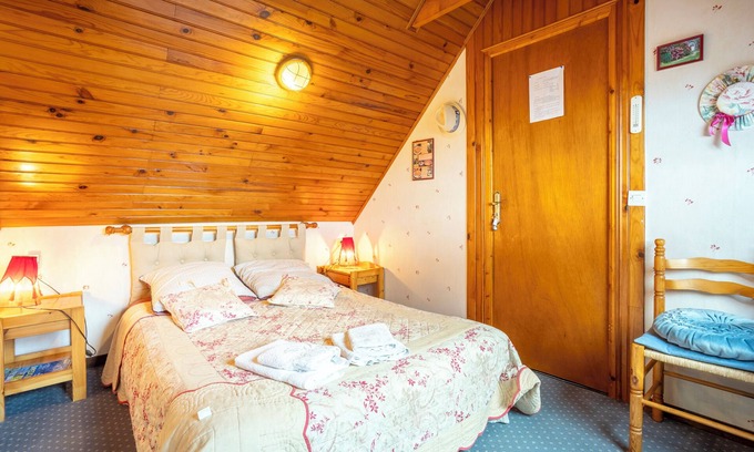 Beuzec-Cap-Sizun Bed & Breakfast | Bed and Breakfast 'Ar Brug' with Shared Terrace, Shared Garden and Wi-Fi