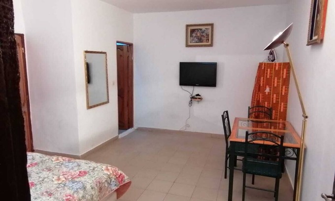 Grand Dakar Bed & Breakfast | Bed and breakfast at Point E