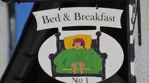Glarus Sued House | Bed and Breakfast Bergzeit - Die Älplersuit
