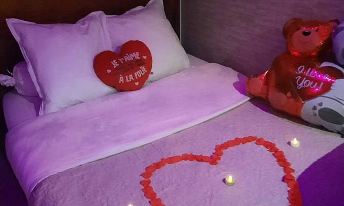 Amblainville Bed & Breakfast | BED AND BREAKFAST DEPENDENCY WITH IN-ROOM JACUZZI