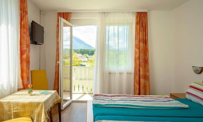 Sankt Primus Bed & Breakfast | Bed and Breakfast Eckwirt - Doppelzimmer, Dusche Oder Bad, WC, Balkon