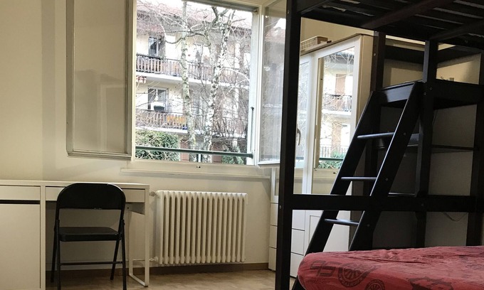 Bernex Bed & Breakfast | bed room 13m2, 4 beds: Geneva GVA Bernex (tramway 14)