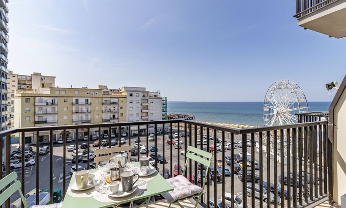 Follonica Apartment | Bedo House Beach Front, Follonica, Italy