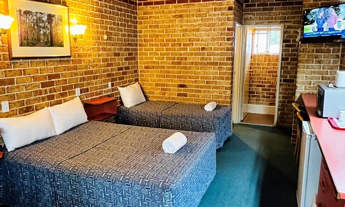 Beenleigh Hotel | Beenleigh Village Motel
