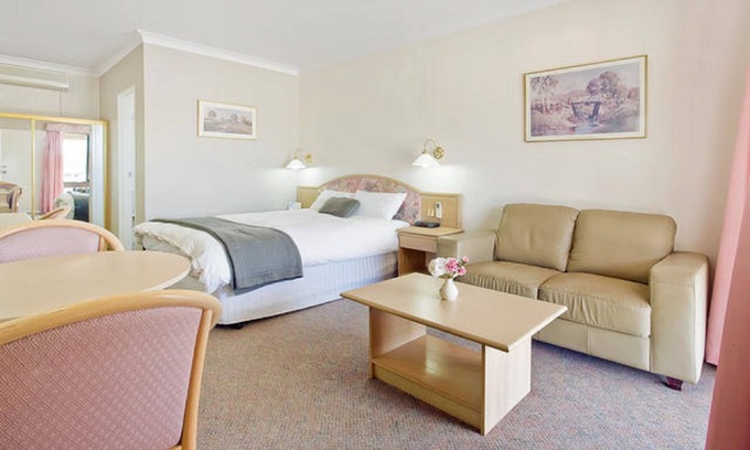 Bega Hotel | Bega Village Motor Inn