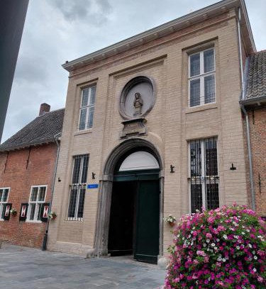 Turnhout Bed & Breakfast | Begijnhofpoort Vakantiehuis