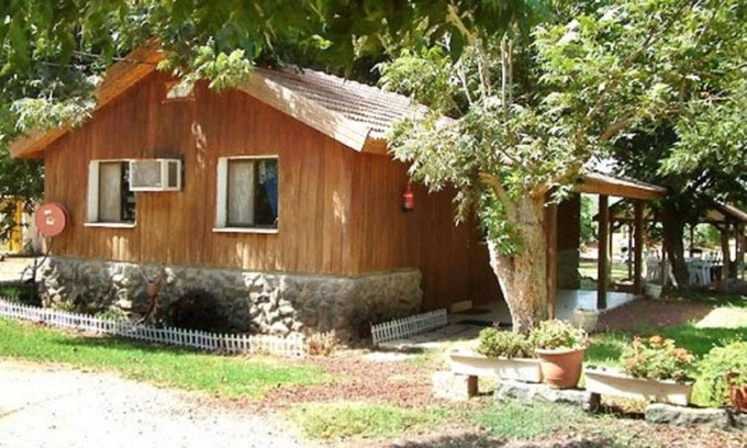 Beit Hillel Cabin | Beit Nofesh Waiss