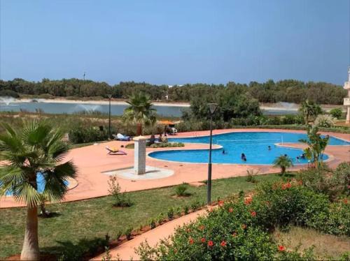 Marina Apartment | bel appart dans une résidence avec piscine, à 750m de la plage. Confort garanti.