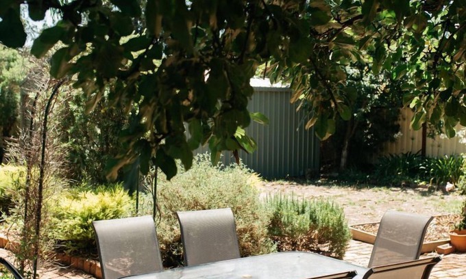 West Bendigo House | Bell's Cottage Bendigo
