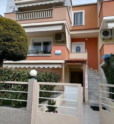 Nea Peramos Apartment | Bella Casa