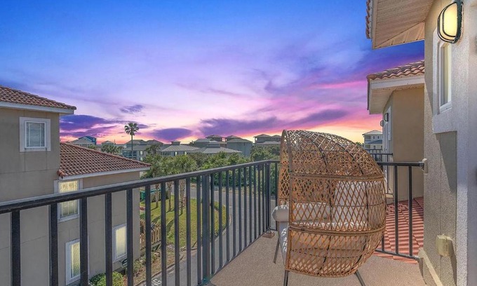 Sunnyside House | Bella Costa 160- Sandy Feet Retreat