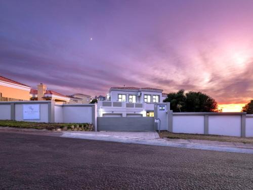 Saint Francis Bay House | Bella Madre Guesthouse