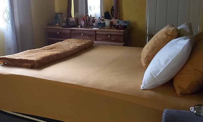 Summerfield House | Bella's Cottage, comfortable 2 bed house