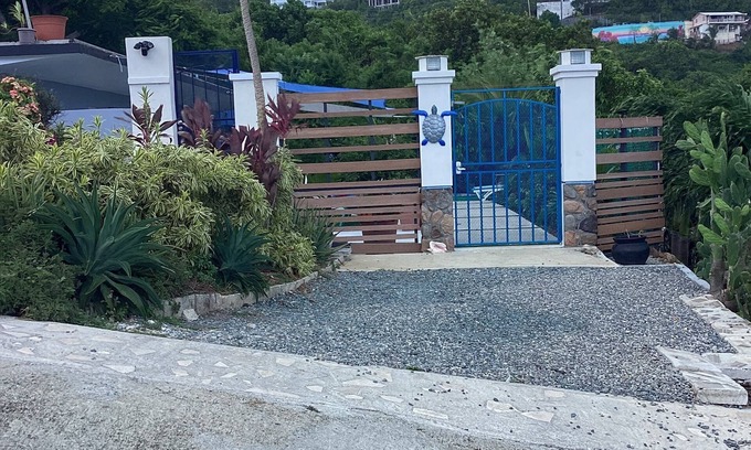 Estate Contant Apartment | BELLA TORTUGA - A Garden studio in charming St. Thomas with AC,Wi-Fi,Courtyard