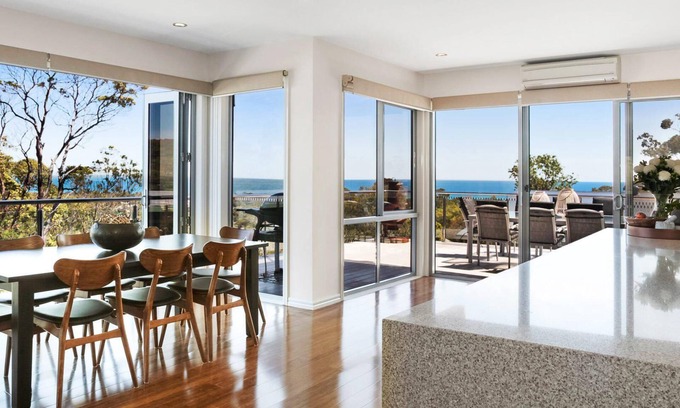 McCrae House | Bella Vista - Amazing 180 degree bay views