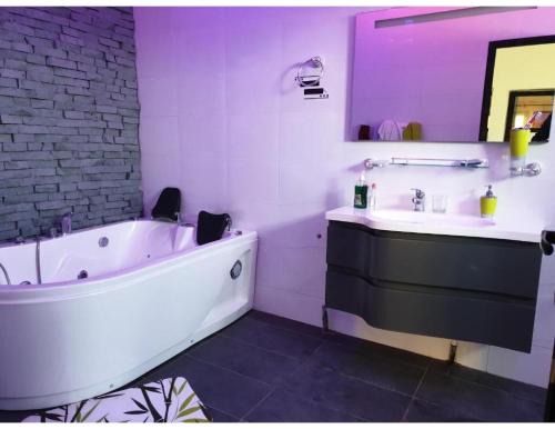 Senegal Apartment | Belle Appartement avec Jaccuzzi à Diamniadio