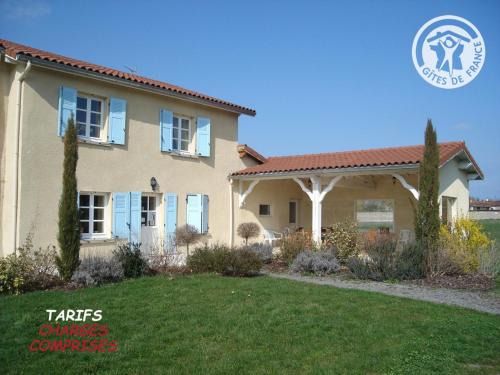 Chalain-le-Comtal House | Belle maison de campagne avec piscine, 4 chambres, jardin et terrasse près de Montbrison - FR-1-496-48