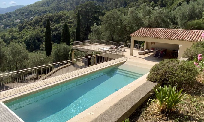 Cabris Villa | Belle Villa au Calme. Vue Panoramique Exceptionnelle et Magnifique Piscine !
