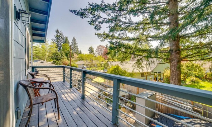 East Lake Hills Apartment | Bellevue Abode Balcony, 13 Mi to Downtown Seattle