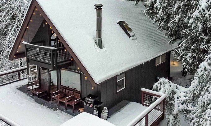 Sudden Valley Cabin | Bellingham A-Frame - Hot tub - Fireplace - Firepit