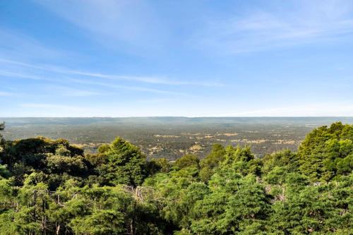 Kurrajong Heights House | Bells Rest with a veiw
