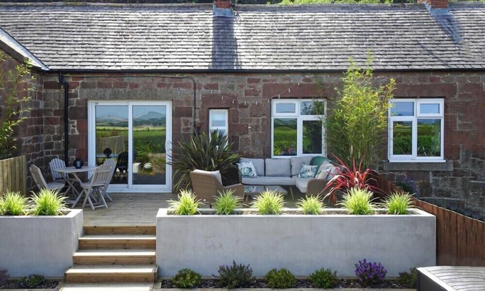 Belford Cottage | BELLSHILL COTTAGE, family friendly, with open fire in Belford