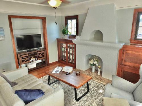 Belmont Heights Apartment | Belmont Boutique - Dream Retreat for 2