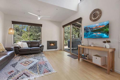 Forge Creek House | Beluga - Waterfront Retreat
