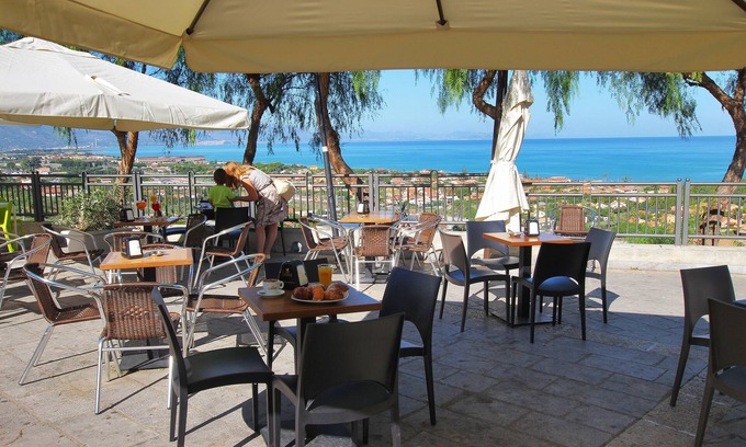 Campofelice di Roccella Bed & Breakfast | Belvedere Rent Rooms