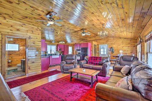 Bemus Point House | Bemus Point Retreat about 3 Mi to Chautauqua Lake