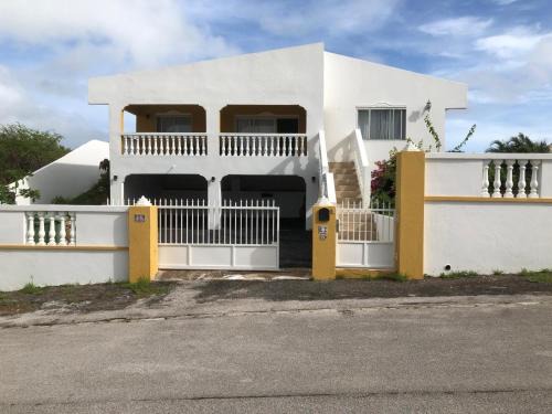 Grote Berg House | Bendishon Villa - 5 bedroom villa with swimming pool