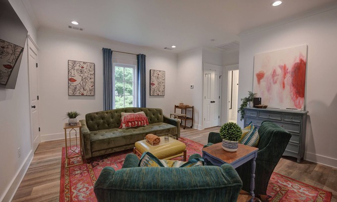 Benton Apartment | Benton Hideaway - walking distance to downtown, one minute to interstate.
