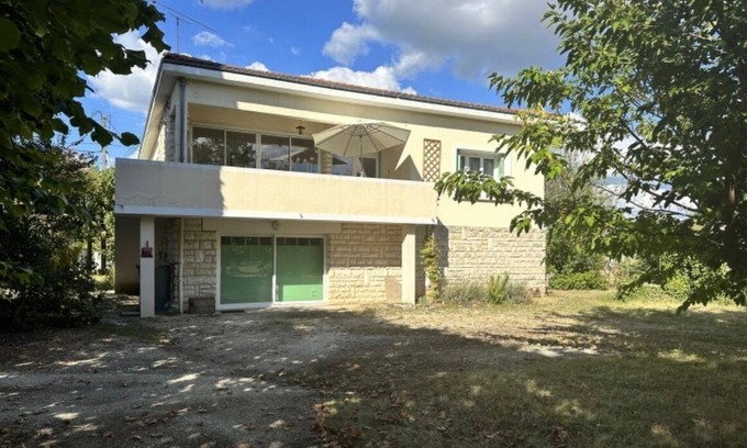 Bergerac House | Bergerac-Large family home/terrace/garden/Dordogne